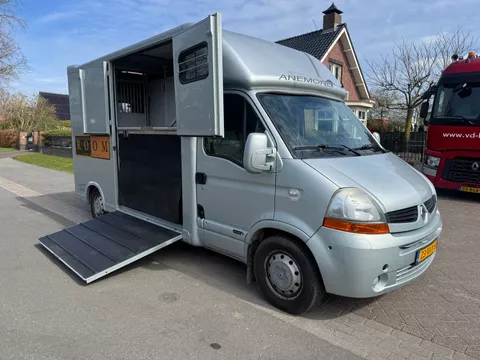 Renault Master 2 paards NTM opbouw hengsen uitvoering