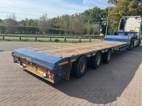 Nooteboom 3 ass gestuurde dubbel uitschuifbare oplegger