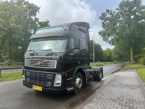 Volvo 340 FM Globetrotter