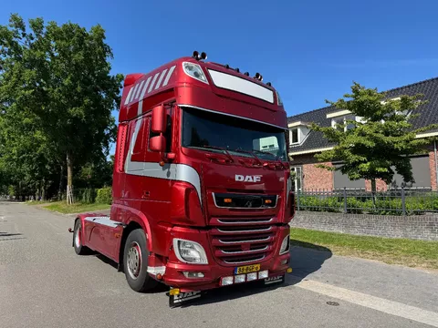 DAF XF 440 Superpace Vlonderplaat Sideskirts Special interieur