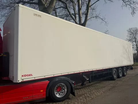 K&ouml;gel SPKH 24 3ass gesloten oplegger