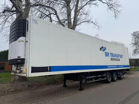 Schmitz Cargobull SKO 24 3 ass koeloplegger, laadklep, stuuras, liftas