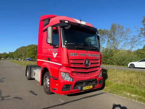 Mercedes-Benz Actros 1942