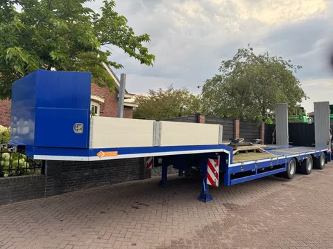 Lintrailers N/A 3 ass uitschuifb. Semie diepl. Nieuwstaat.